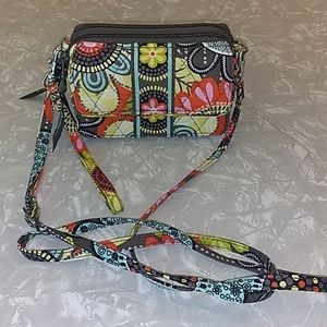 Vera Bradley wristlet. Removable strap.